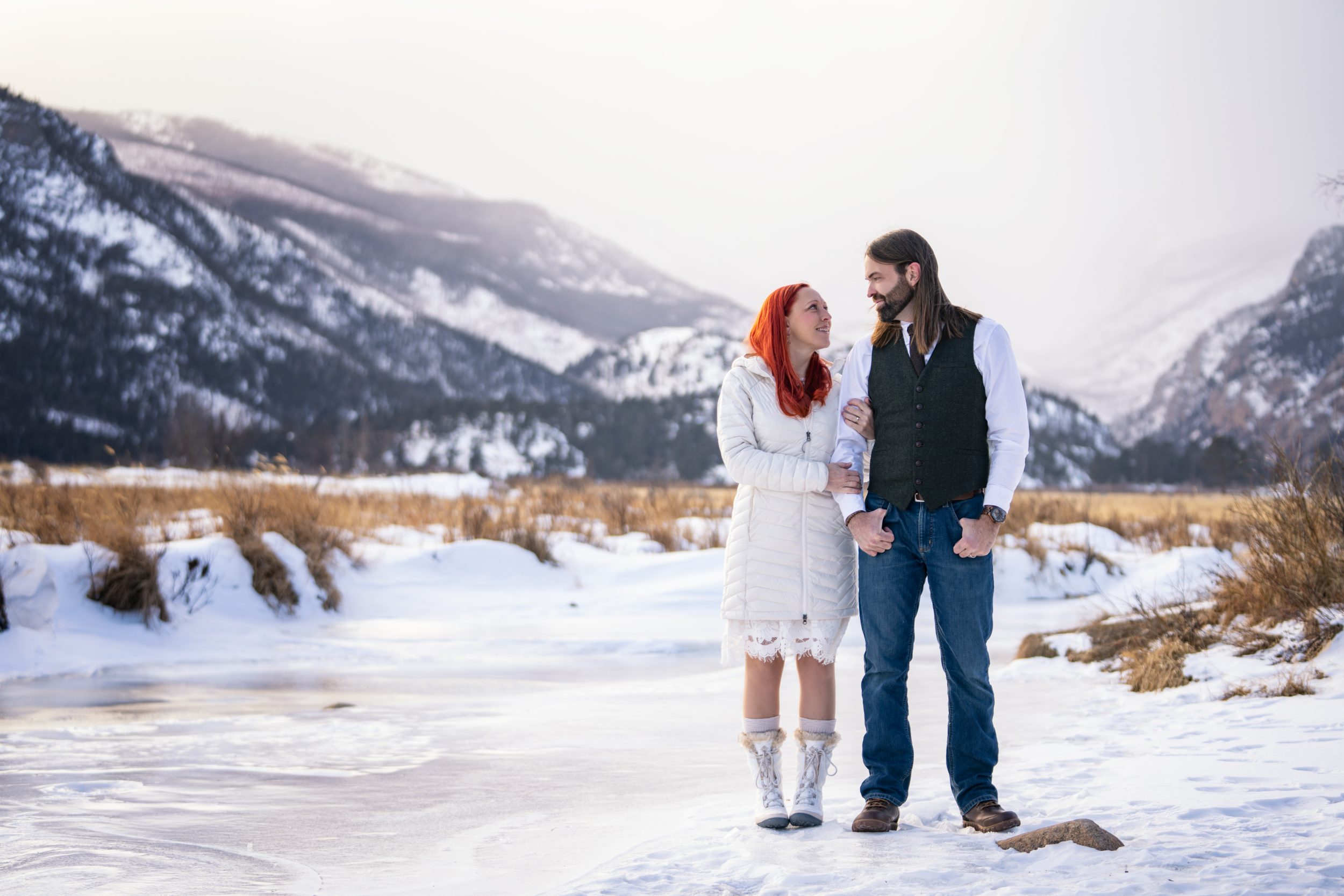 couple eloping in Rocky Mountain national park