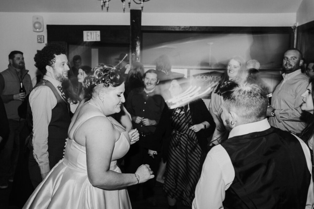 couple dancing craftwood weddings manitou springs